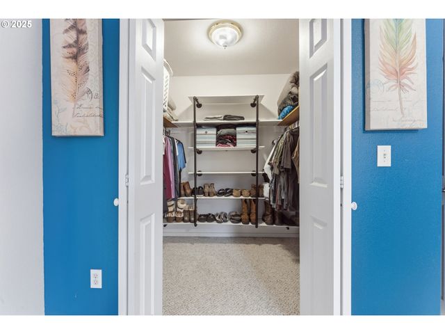 2222 ASH St, North Bend, OR 97459