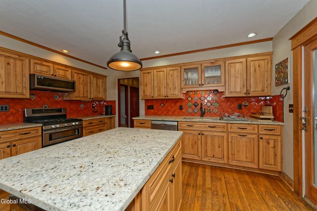 2525 Antonia Drive, Niskayuna, NY 12309