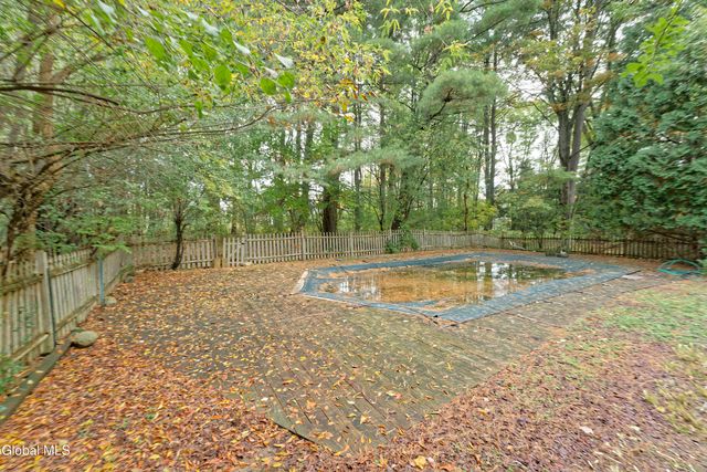 2525 Antonia Drive, Niskayuna, NY 12309