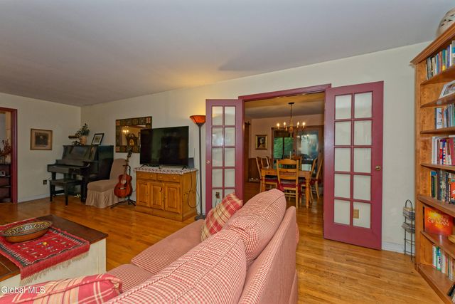 2525 Antonia Drive, Niskayuna, NY 12309