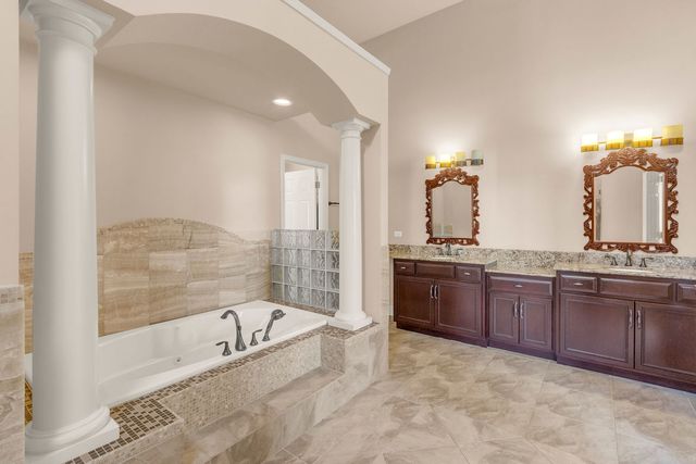 1948 Saddle Farm Lane, Naperville, IL 60564