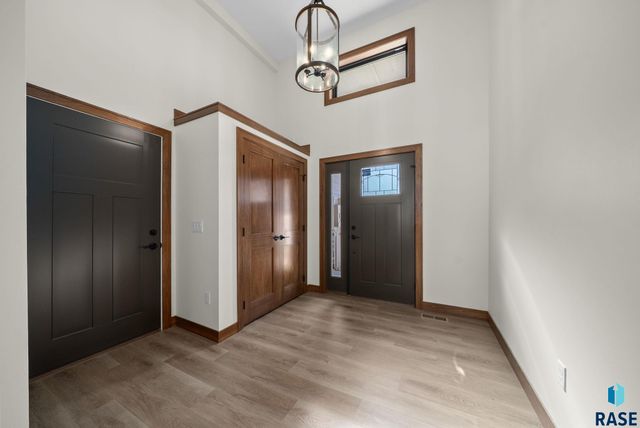 7806 E Bull Pine Trl Trail, Sioux Falls, SD 57110