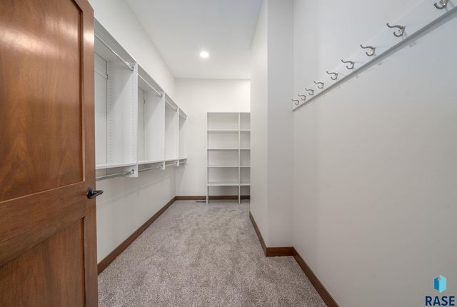 7806 E Bull Pine Trl Trail, Sioux Falls, SD 57110