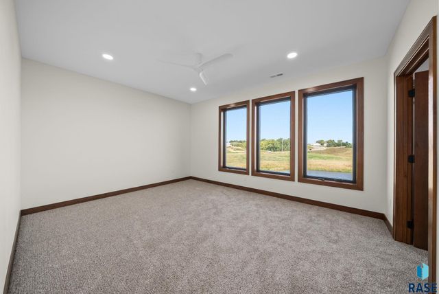 7806 E Bull Pine Trl Trail, Sioux Falls, SD 57110