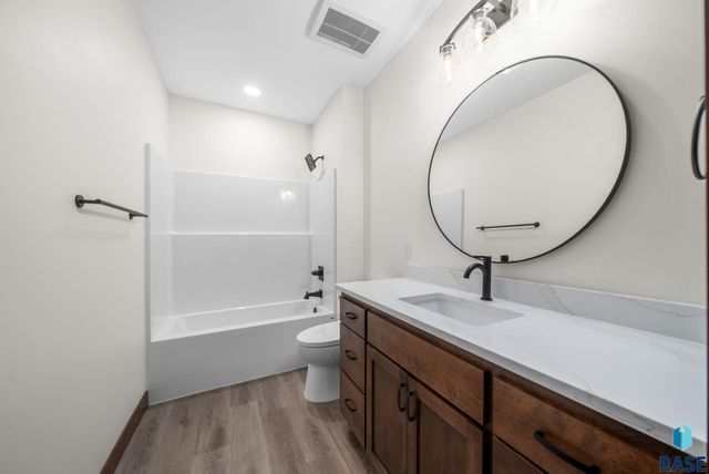 7806 E Bull Pine Trl Trail, Sioux Falls, SD 57110