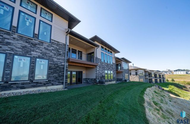 7806 E Bull Pine Trl Trail, Sioux Falls, SD 57110