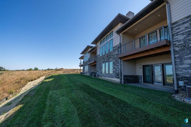 7806 E Bull Pine Trl Trail, Sioux Falls, SD 57110