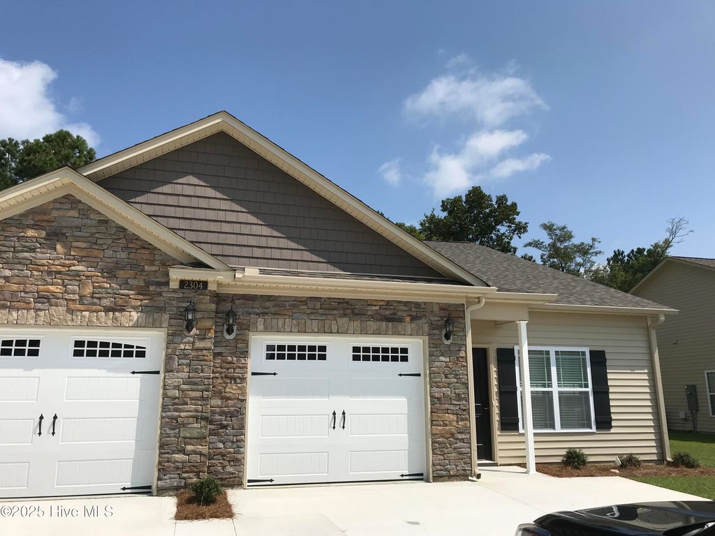 2304 Sweet Bay Drive B, Greenville, NC 27834