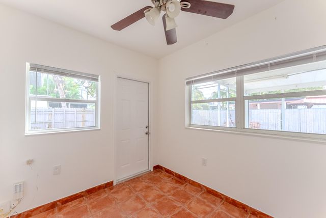 320 N 69th Way, Hollywood, FL 33024