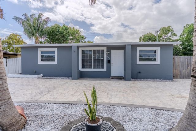 320 N 69th Way, Hollywood, FL 33024
