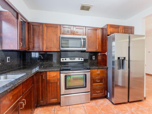 320 N 69th Way, Hollywood, FL 33024