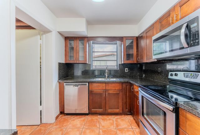 320 N 69th Way, Hollywood, FL 33024