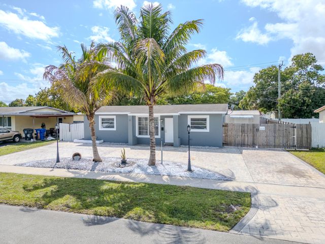 320 N 69th Way, Hollywood, FL 33024