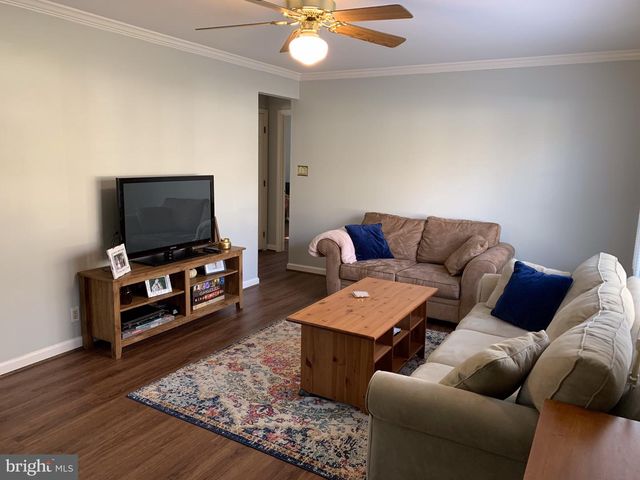 3010 STRATHMEADE ST, Falls Church, VA 22042