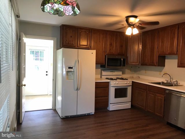 3010 STRATHMEADE ST, Falls Church, VA 22042