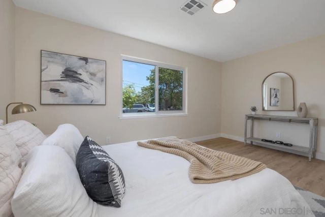 4206 E Overlook Dr., San Diego, CA 92115