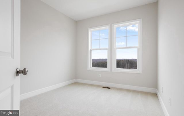 129 CHECKERSPOT WAY, Lake Frederick, VA 22630