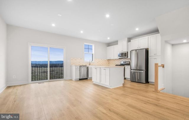 129 CHECKERSPOT WAY, Lake Frederick, VA 22630