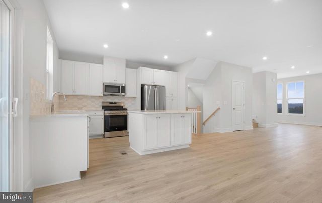 129 CHECKERSPOT WAY, Lake Frederick, VA 22630