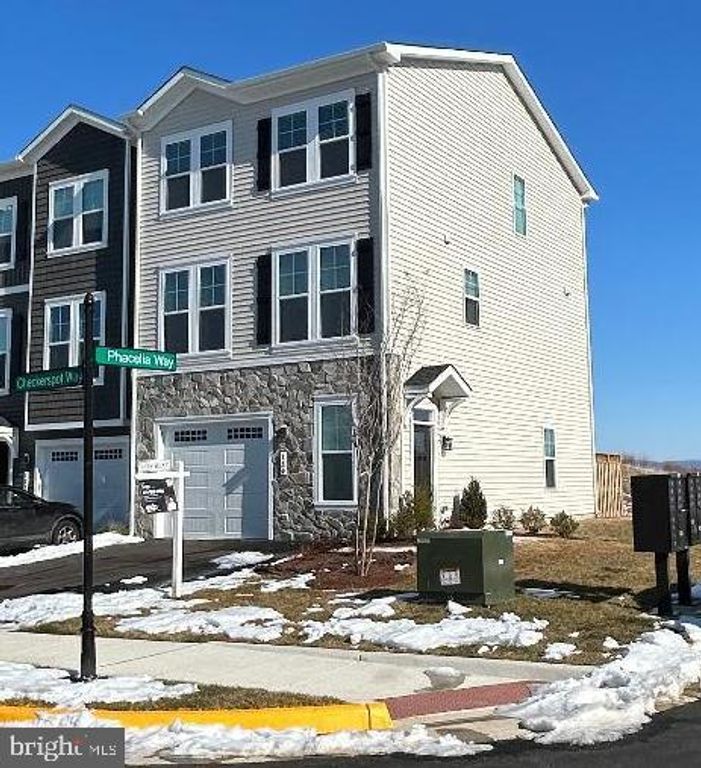 129 CHECKERSPOT WAY, Lake Frederick, VA 22630