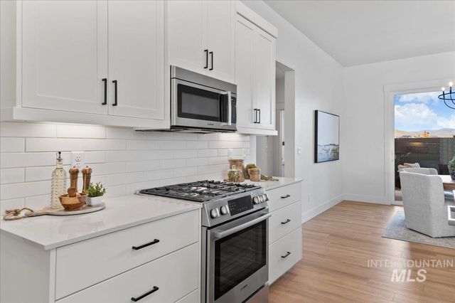 6370 N Barholm Ln, Eagle, ID 83616