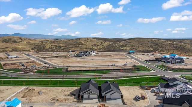 6370 N Barholm Ln, Eagle, ID 83616