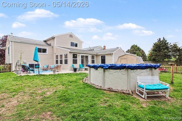1649 Windingway Drive, Wixom, MI 48393