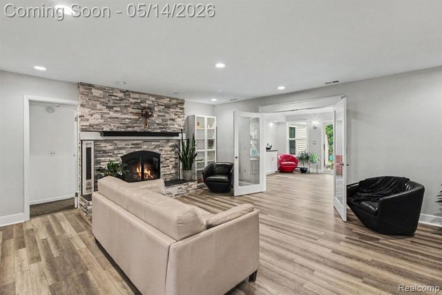 1649 Windingway Drive, Wixom, MI 48393