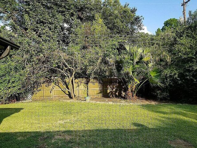 1126 Wisterwood Drive, Houston, TX 77043
