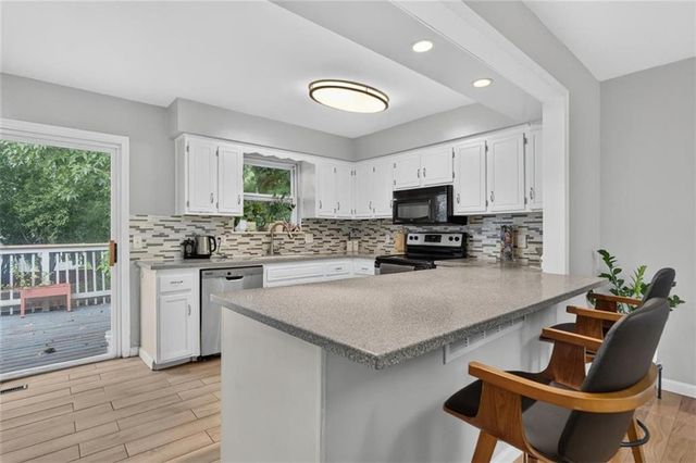 15821 W 152ND Terrace, Olathe, KS 66062