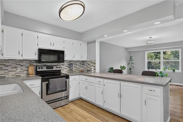 15821 W 152ND Terrace, Olathe, KS 66062