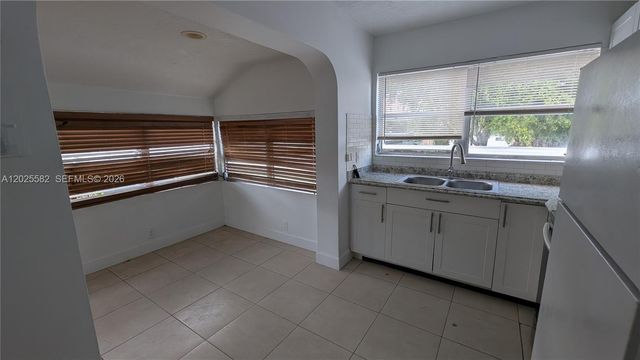 708 NE 4th St 2, Hallandale Beach, FL 33009