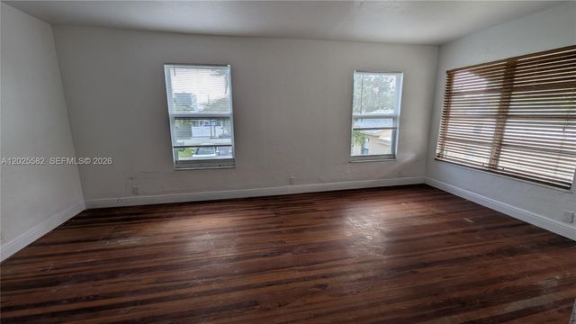 708 NE 4th St 2, Hallandale Beach, FL 33009