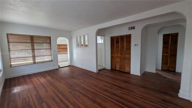 708 NE 4th St 2, Hallandale Beach, FL 33009