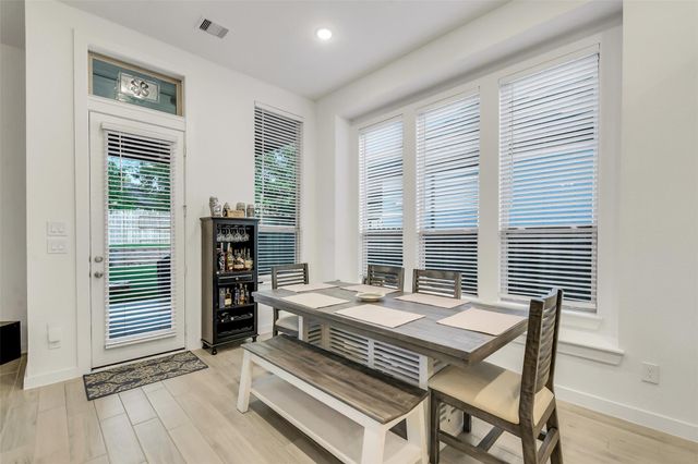 247 Sky Top Drive, Montgomery, TX 77316