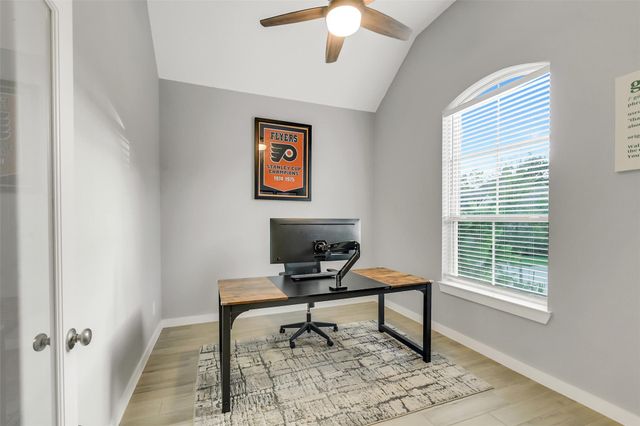 247 Sky Top Drive, Montgomery, TX 77316