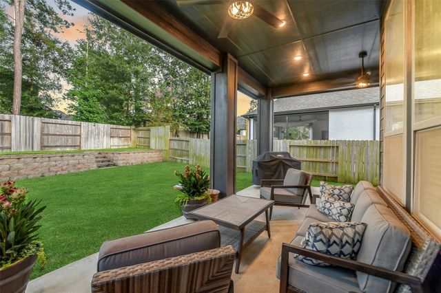 247 Sky Top Drive, Montgomery, TX 77316