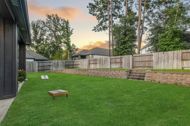 247 Sky Top Drive, Montgomery, TX 77316
