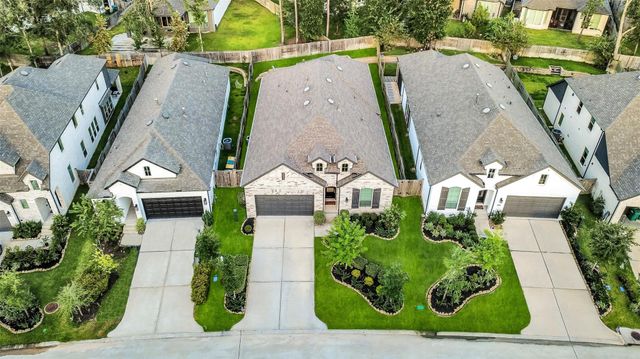 247 Sky Top Drive, Montgomery, TX 77316