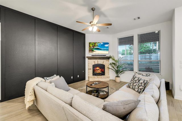 247 Sky Top Drive, Montgomery, TX 77316
