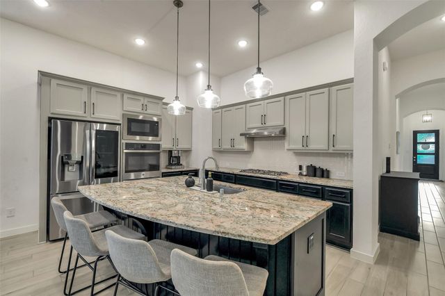 247 Sky Top Drive, Montgomery, TX 77316