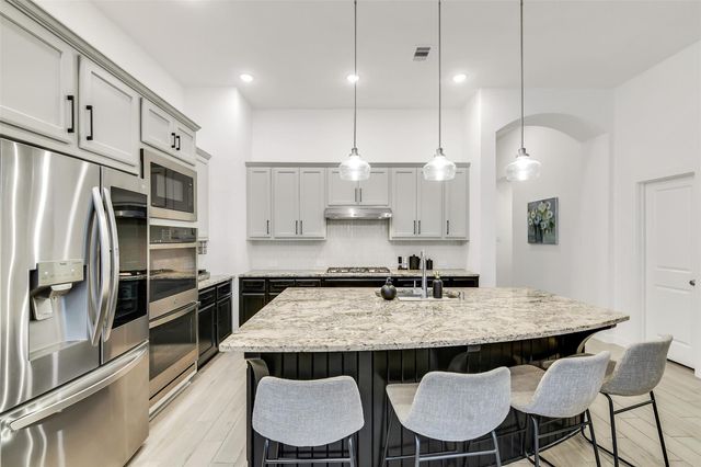 247 Sky Top Drive, Montgomery, TX 77316
