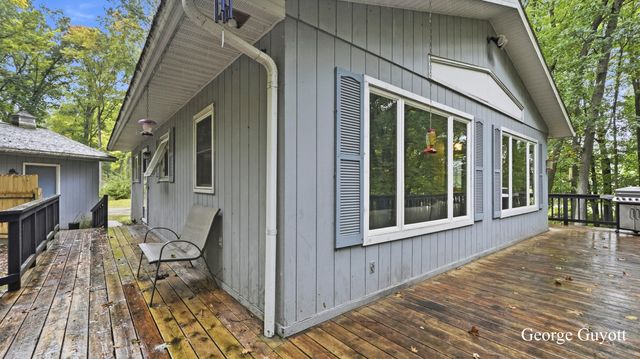 10691 W Dickerson Lake Road W, Montcalm Twp, MI 49326