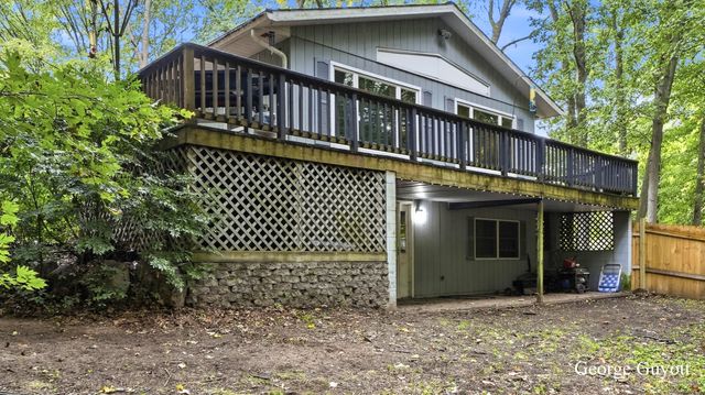 10691 W Dickerson Lake Road W, Montcalm Twp, MI 49326