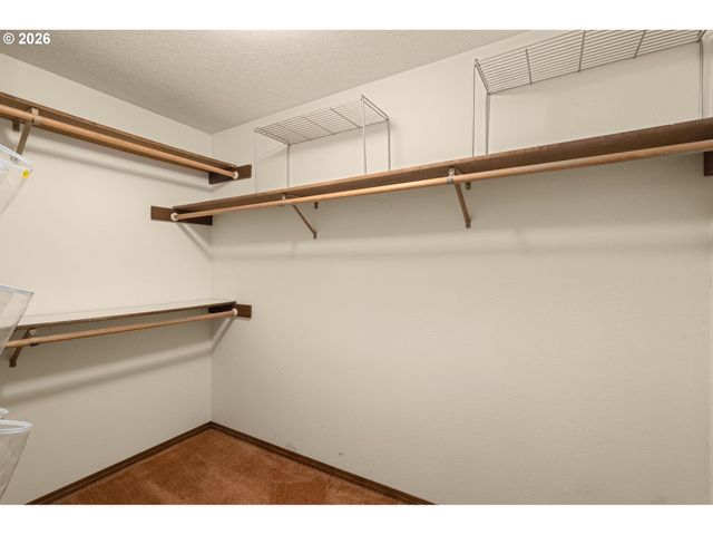 19505 HIDDEN SPRINGS Rd, West Linn, OR 97068