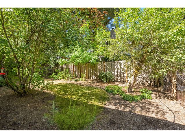 19505 HIDDEN SPRINGS Rd, West Linn, OR 97068