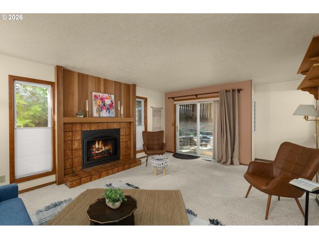 19505 HIDDEN SPRINGS Rd, West Linn, OR 97068
