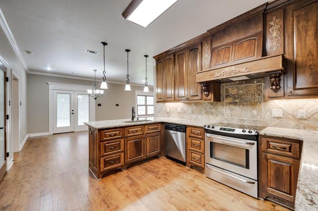 2366 Lakewood Circle, Cabot, AR 72023