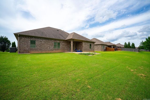 2366 Lakewood Circle, Cabot, AR 72023