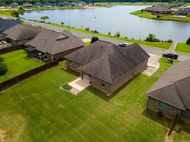 2366 Lakewood Circle, Cabot, AR 72023